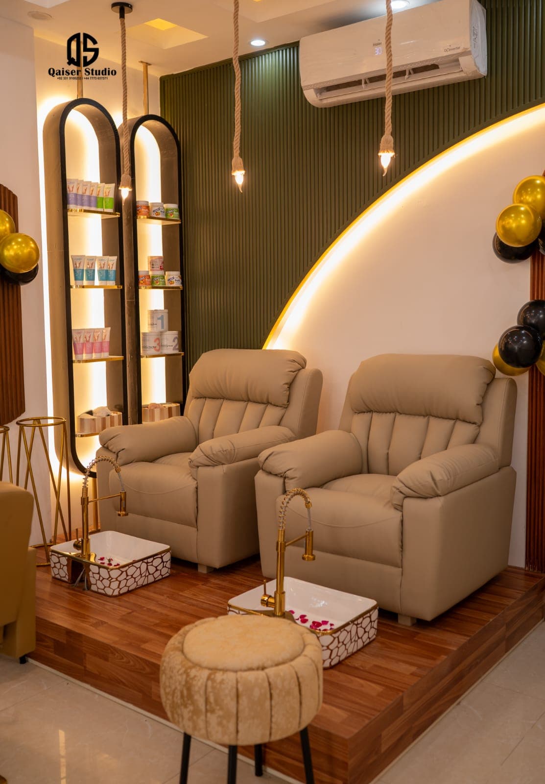 Decent Beauty Lounge styling station