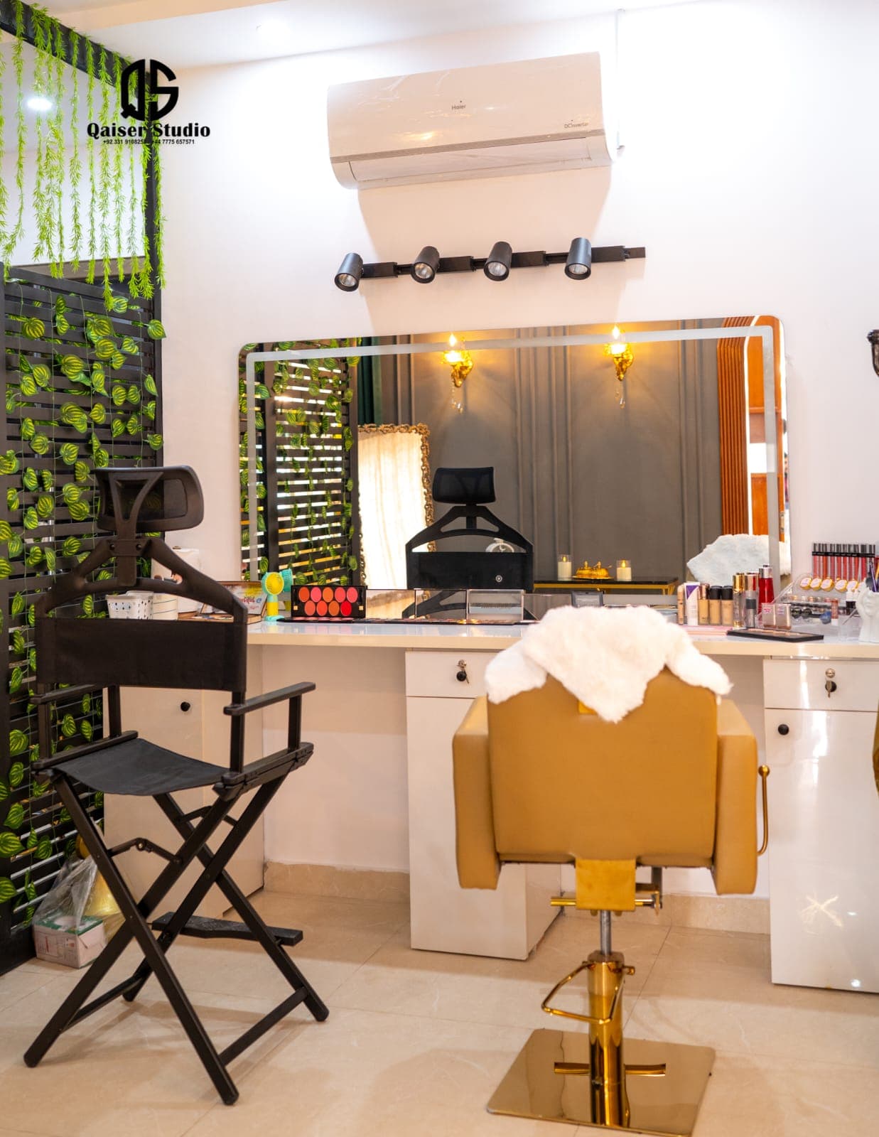 Decent Beauty Lounge branding setup