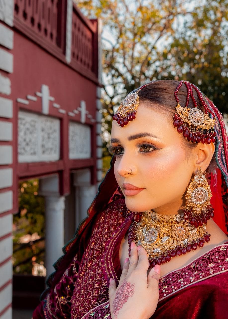 Decent Beauty Lounge bridal makeup beauty